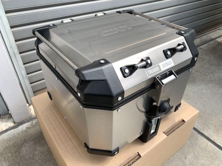GIVI OBKN42A TREKKER OUTBACK 42L モノキー トップケース(シルバー