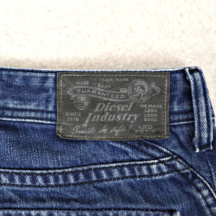 相場価格￥49,000- 美品 イタリア製 DIESEL ディーゼル RUKY ユーズド加工 ブーツカットデニムパンツ フレア インディゴ W30(JP:M) メンズ_画像6