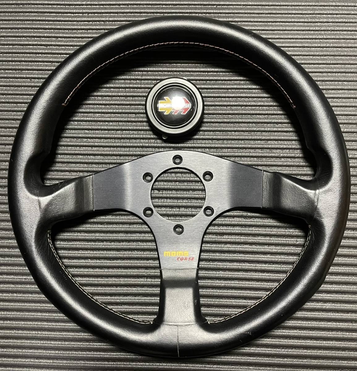 Yahoo!オークション - 中古 momo corse 32パイ(320mm) # モモ Yahoo!オークション - 中古 momo corse 32パイ(320mm) # モモ