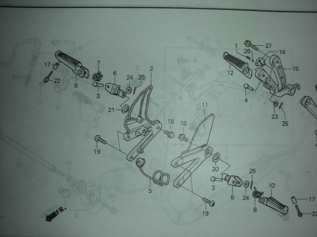 希少 新品 純正 ステップペダル固定ピンセット NSR250R(MC18/ MC21/MC28) CBR250RR(MC22) CBR400RR(NC29) VFR400R(NC30) RVF400R(NC35)_番号　3 　24　の商品です（参考画像MC28）