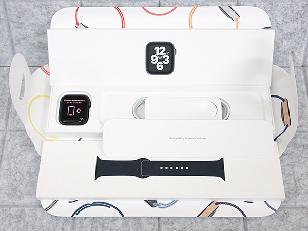 Apple Watch SE Cellularモデル 44mm スペースグレイアルミニウム