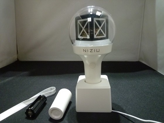 T[ke-77][60 size ] beautiful goods /NiziU/OFFICIAL LIGHT STICK/ official light stick 