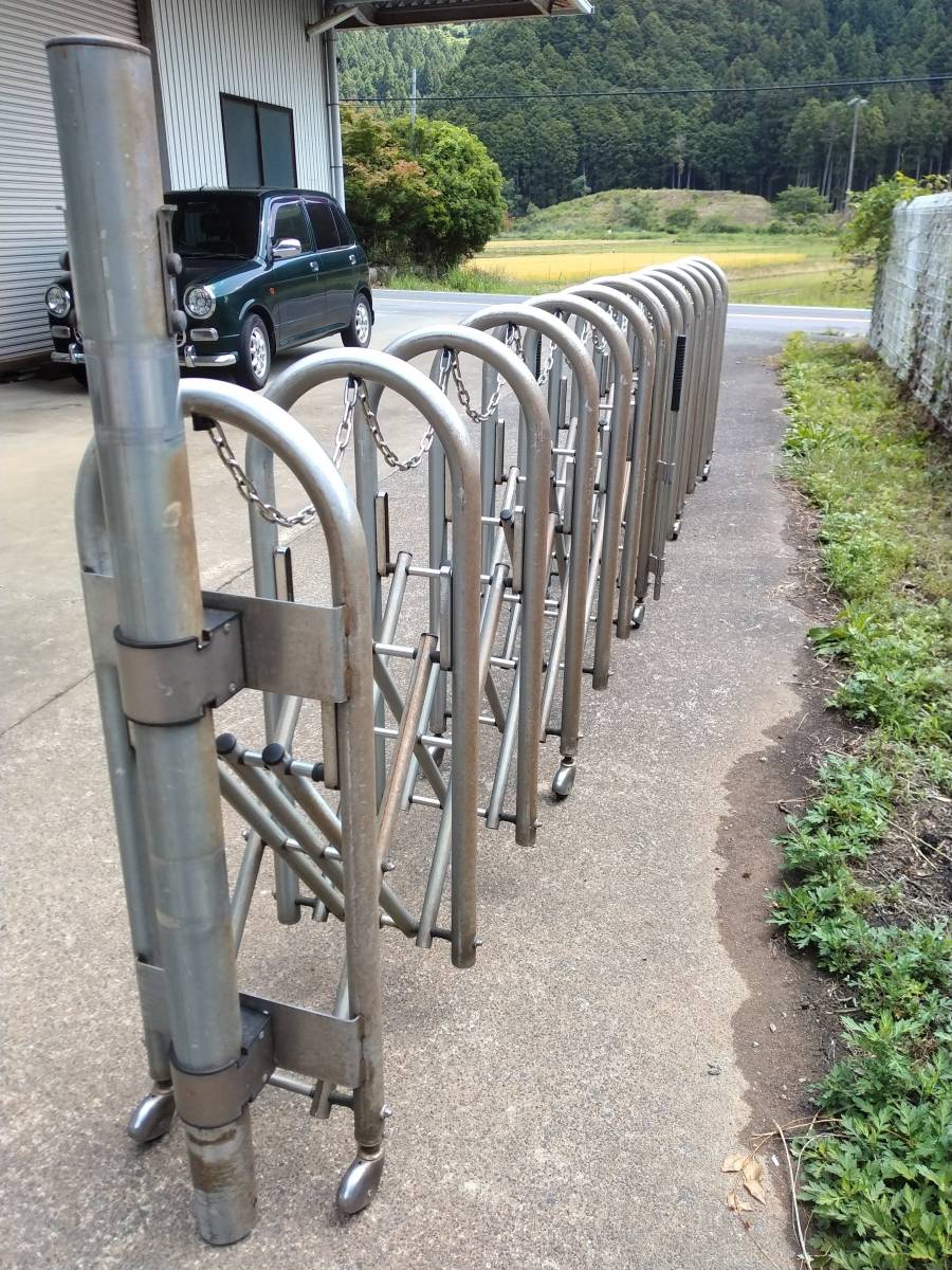 伸縮 アコーディオン 門扉 門柱付き ゲート ガレージ車庫倉庫 伸縮 アコーディオン 門扉 門柱付き ゲート ガレージ車庫倉庫