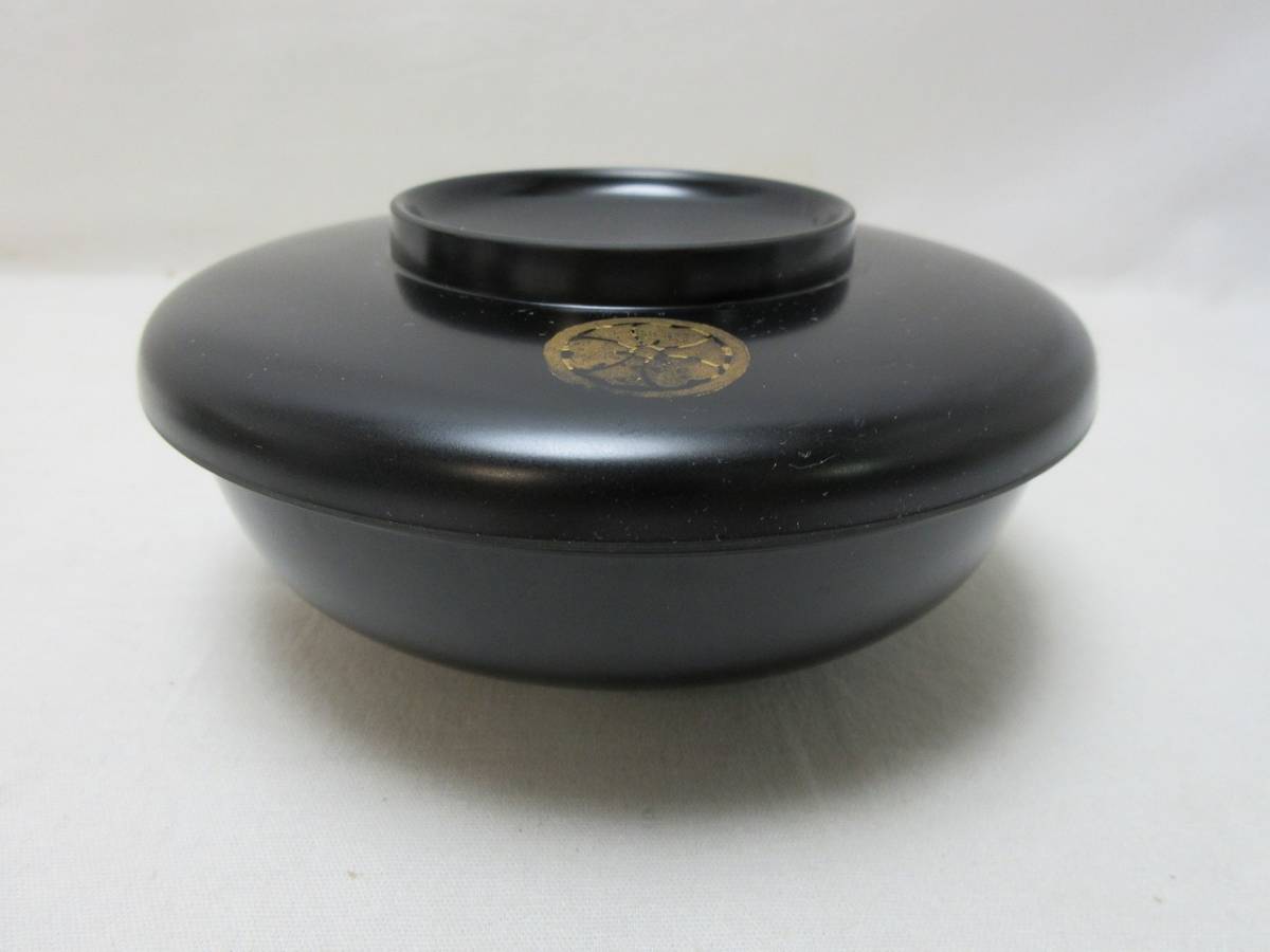 H04356 【 美品 茶道具 黑塗 吸い物椀 5客揃 蓋付椀 家紋 漆器 箱無 】 検) 懐石料理 雑煮椀 和食器 汁椀 茶事 料理屋 おもてなし 来客 ⅱ_画像7