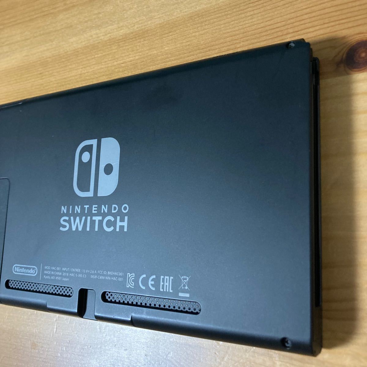 破格値下げ】 美品 2018年製 液晶 ニンテンドースイッチ本体のみ 当店特別価格 画面傷無し ニンテンドースイッチ 2018年製造 本体のみ 家庭用ゲーム本体