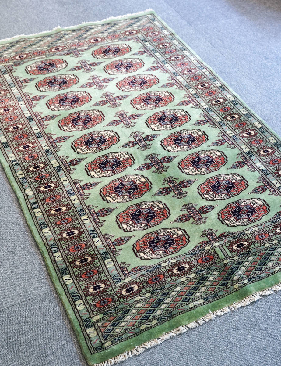 パキスタン手織り絨毯 ウール アクセントラグ size: 140cm× 93cm