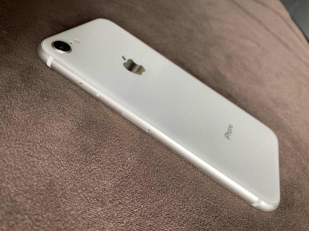 Apple iPhone 8 64GB シルバー(インカメ使用) | www.navistar.ind.br