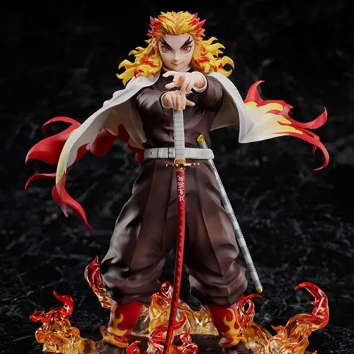 新品 劇場版「鬼滅の刃」 無限列車編 煉獄杏寿郎 1/8スケール