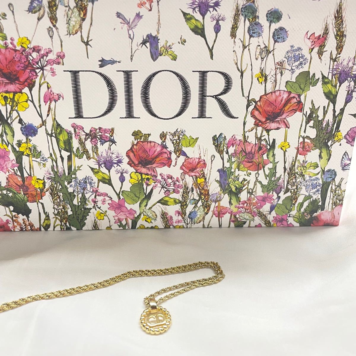 DIOR ネックレス【美品】【本物】ゴールド ロゴモチーフ 【24時間以内発送可能】