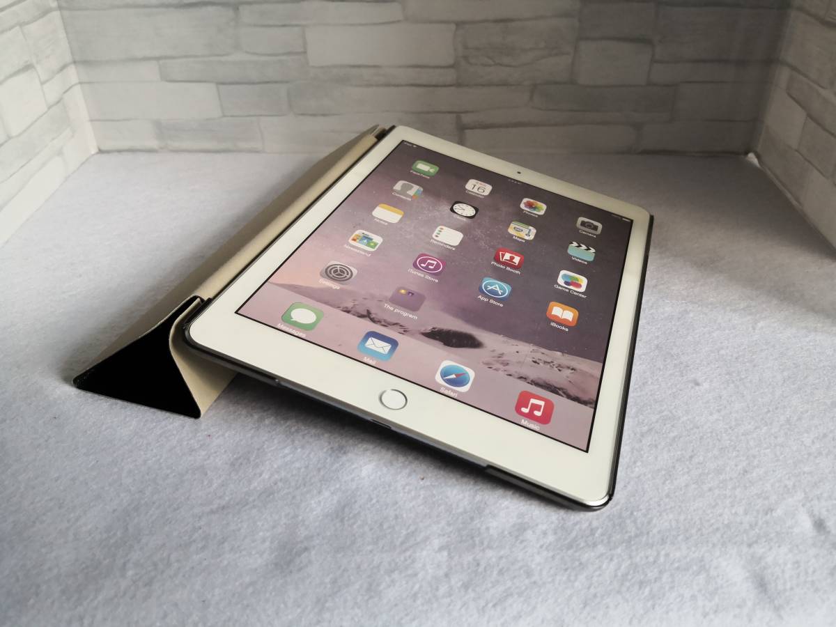 (アウトレットｈ-02) 薄型 軽量 iPad 第6世代/ 第5世代/ iPad Air/Air2 共用 ブラック レザー スマートケース _画像5