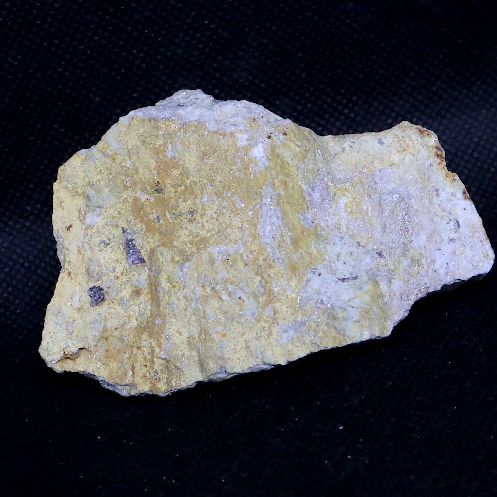 【送料無料】カリフォルア産 コランダム ルビー サファイア 原石 109,4g CRD059 鉱物　天然石_画像3