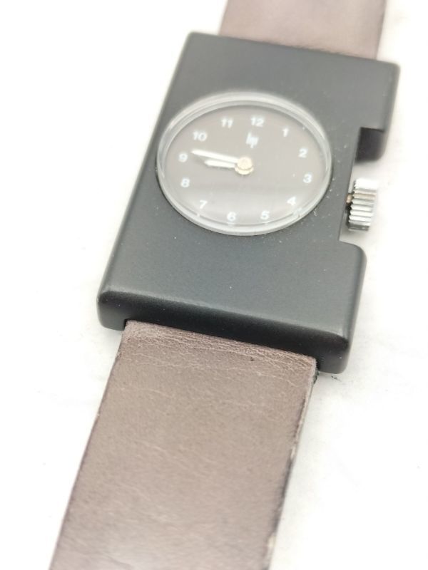 T1514 1円～ 稼働品 リップ LIP 手巻き スクエア型 腕時計 茶系文字盤 黒 ブラック レディースサイズ 革ベルト_画像2