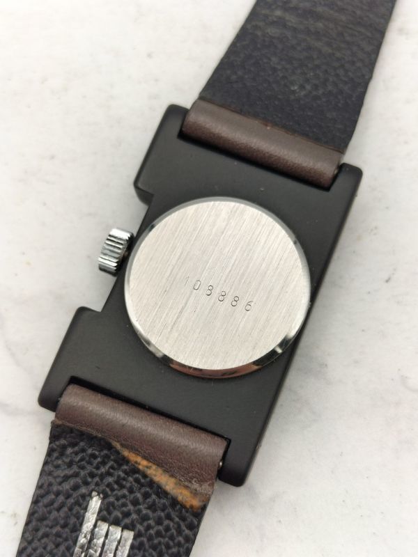 T1514 1円～ 稼働品 リップ LIP 手巻き スクエア型 腕時計 茶系文字盤 黒 ブラック レディースサイズ 革ベルト