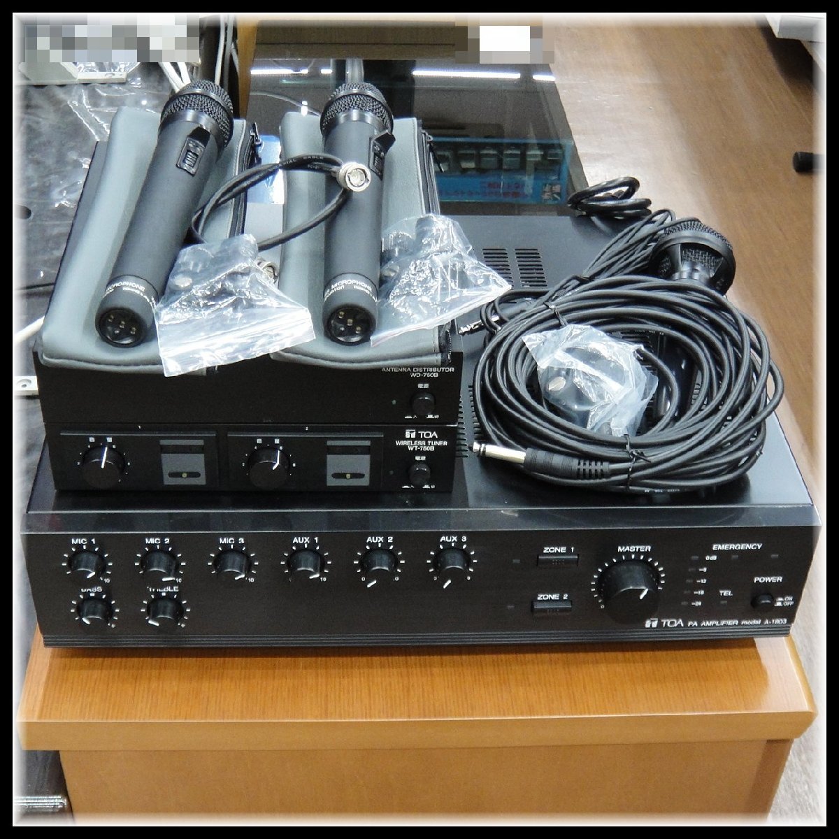 288T TOA ワイヤレス 音響周辺機器 セット WD-750B/WT-750B/A-1803/DM-1100/WM-1220_画像1