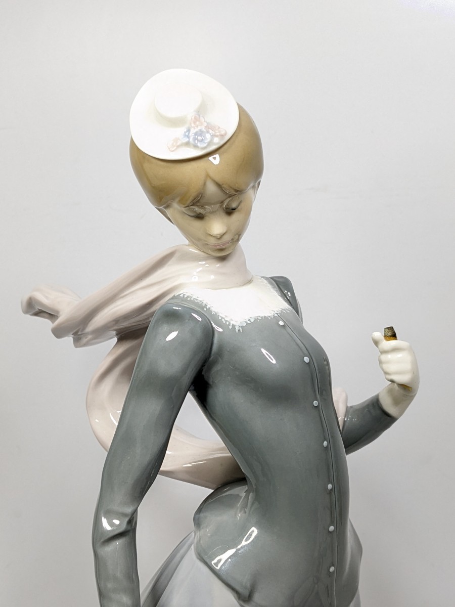 絶版】LLADRO ショールの貴婦人 磁器人形 陶器 スペイン | contifarma.pe