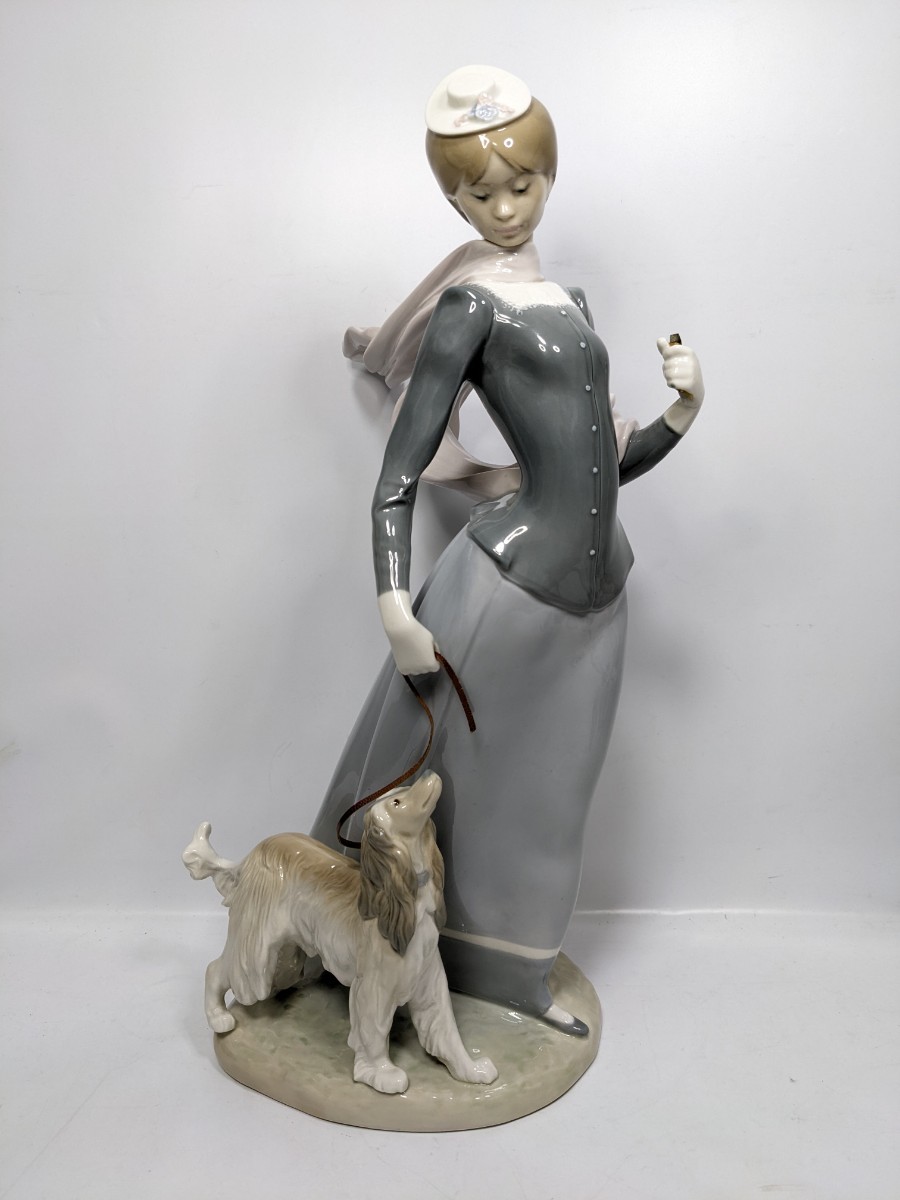 【絶版】LLADRO　ショールの貴婦人　磁器人形　陶器　スペイン