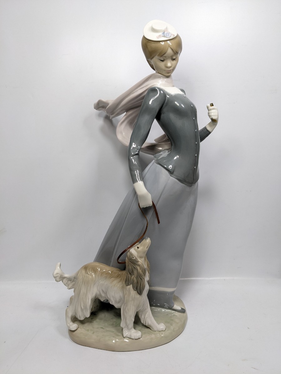 【絶版】LLADRO ショールの貴婦人 磁器人形 陶器 スペイン