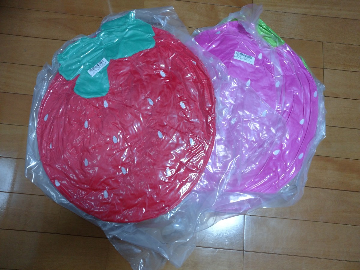 新品・未開封】いちごBIGクッション(レッド&ピンク)2点セット 新品・未開封】いちごBIGクッション(レッド&ピンク)2点セット