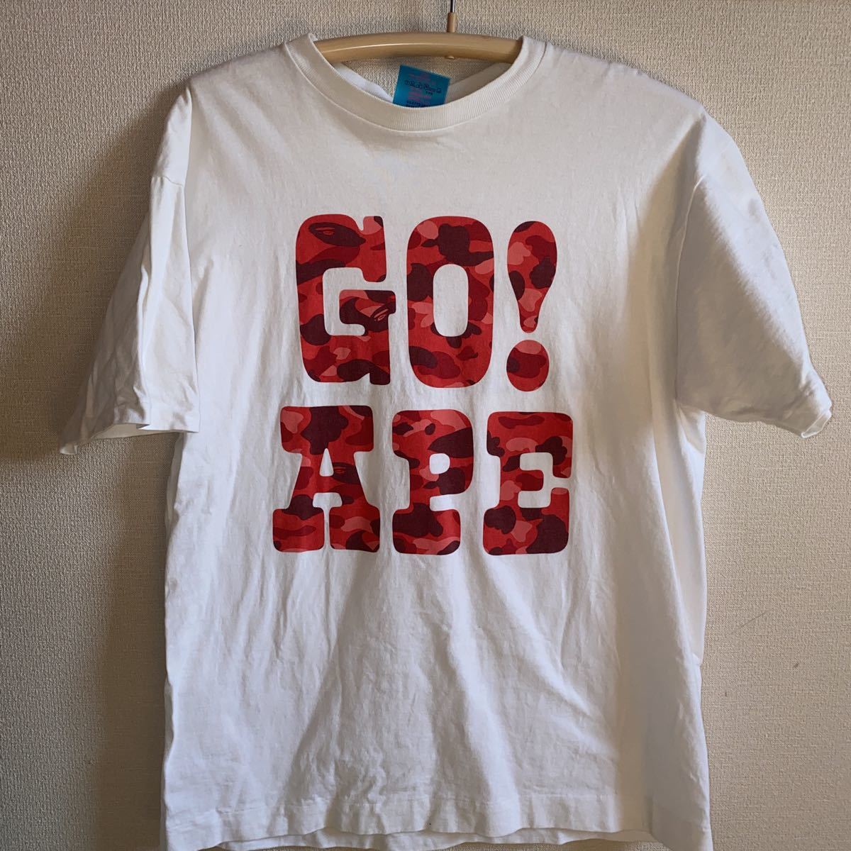 新品A BATHING APE BAPE エイプ 白×赤ロ半袖Tシャツ Lサイズ の商品