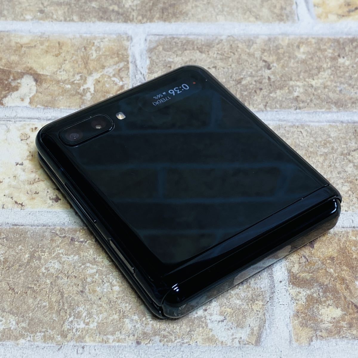 美品SIMフリー Galaxy Z FLIP 256GB ミラーブラック 139 折りたたみスマホ 美品SIMフリー Galaxy Z FLIP 256GB ミラーブラック 139 折りたたみスマホ