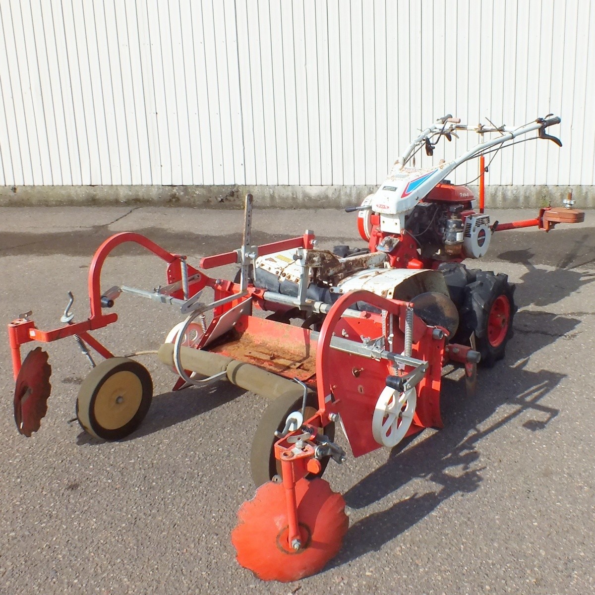 Yahoo!オークション - 【新潟】マメトラ マルチャー 管理機 SRV4 Yahoo!オークション - 【新潟】マメトラ マルチャー 管理機 SRV4