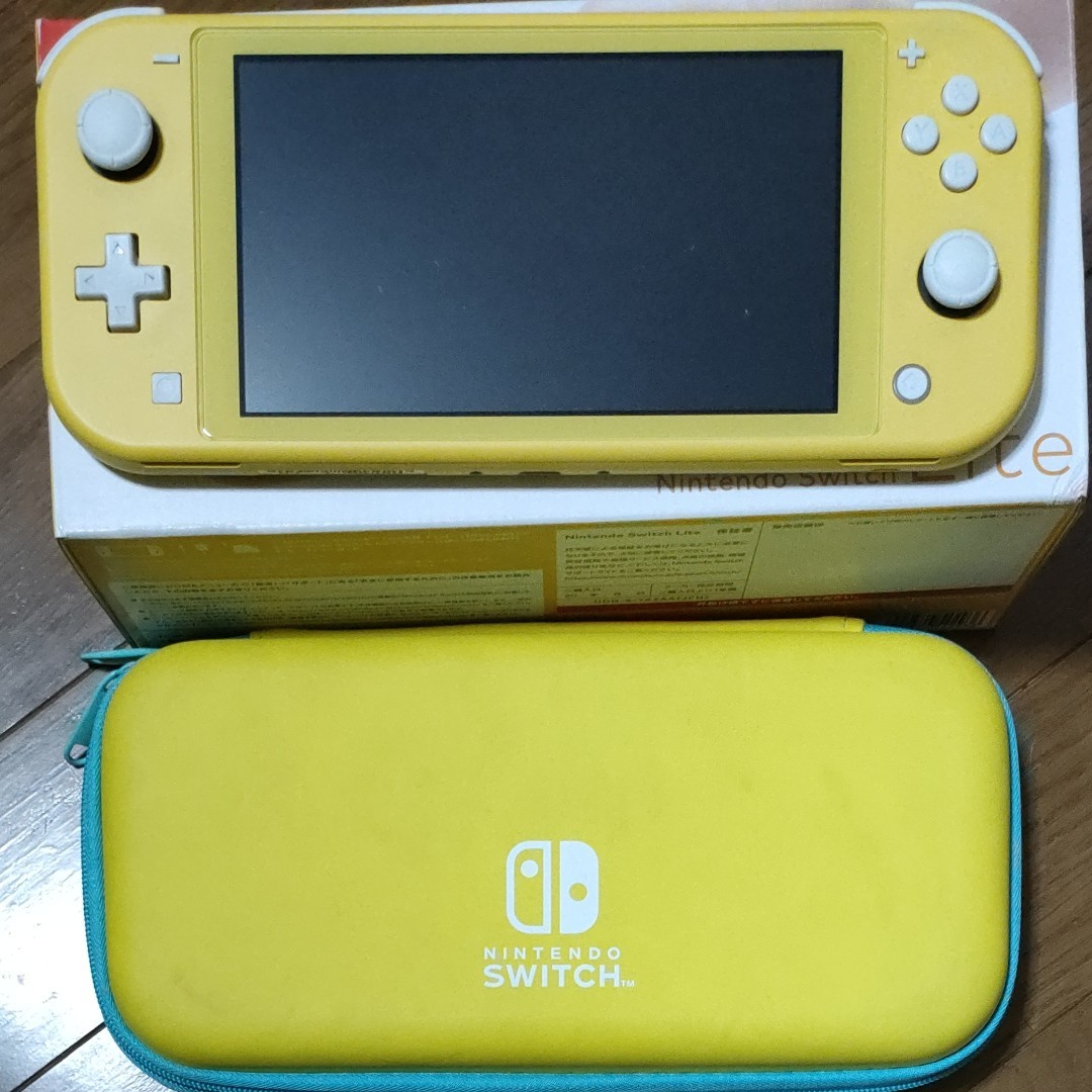 Nintendo switch Lite イエロー　オマケのポーチ付き　作動確認　スイッチライト　本体　付属品付き