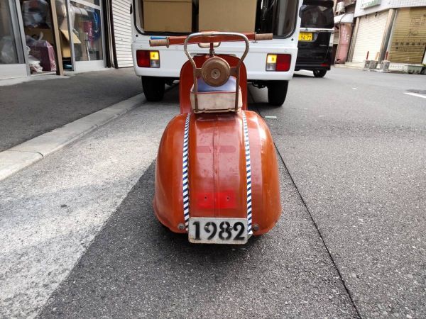 三輪車】大阪発 手渡し歓迎 Vespa ベスパ ペダルカー ブリキ製 オール