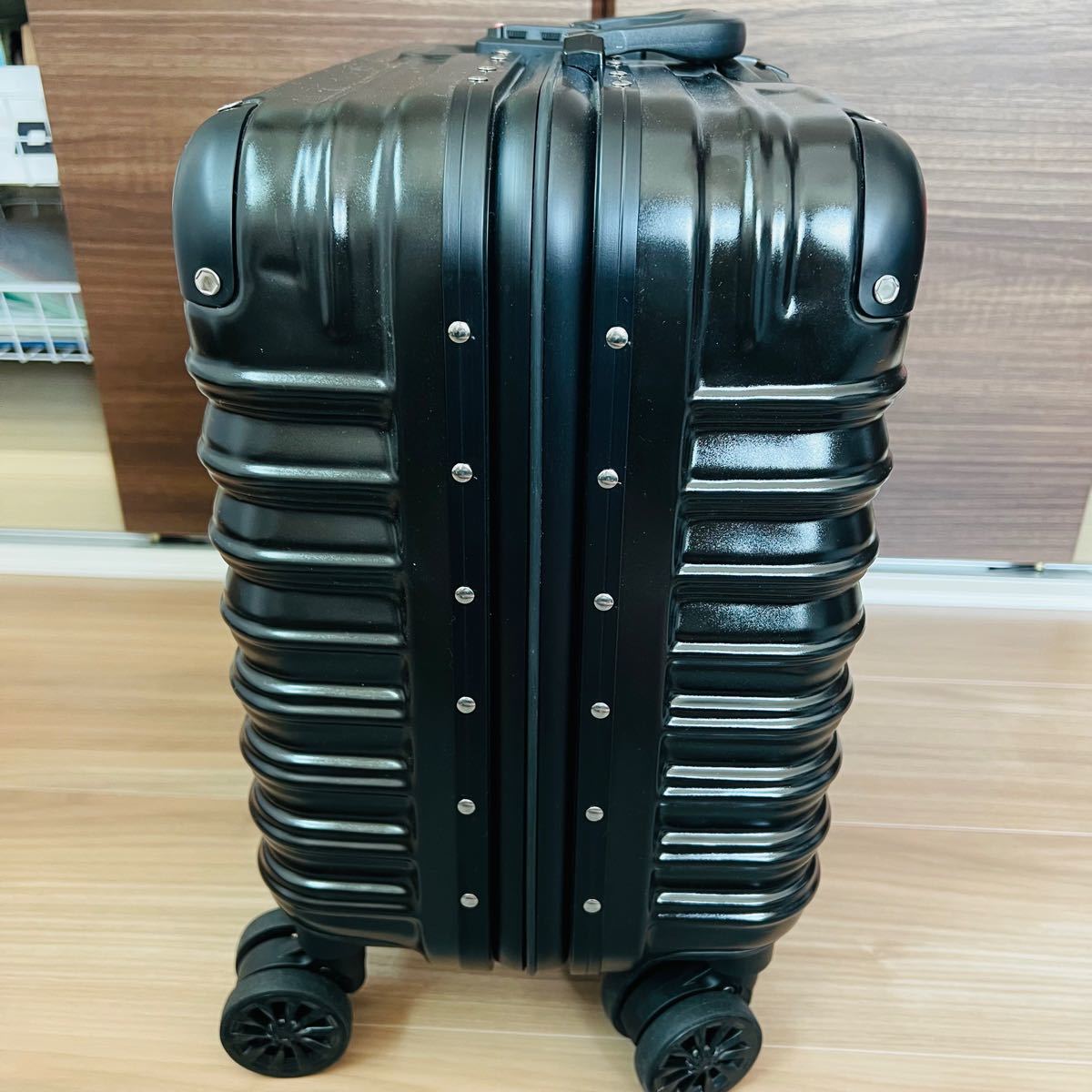 新品未使用品 TABITORA &LUSHBERRY スーツケース SSサイズ ビジネスキャリー  アルミフレーム TSAロック
