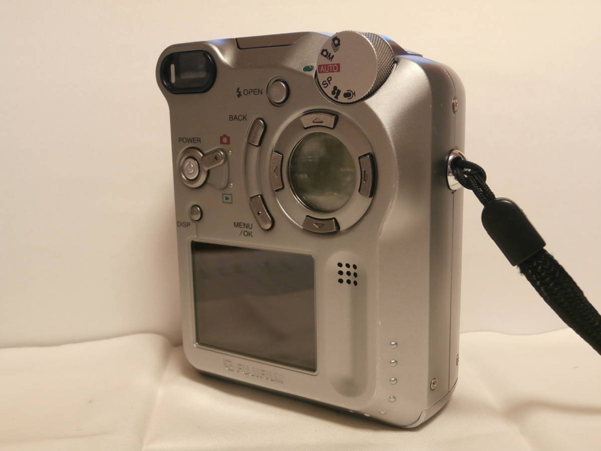 デジカメ FUJIFILM FinePix 4800Z シルバー (最大4.32メガ) 2752 BT SM