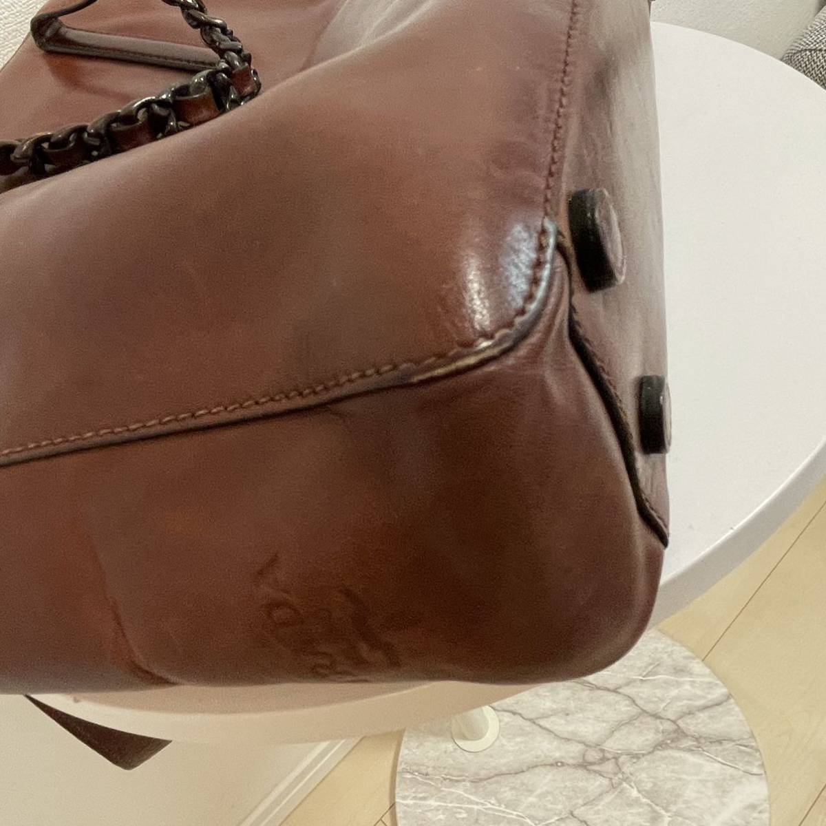 ○美品○PRADA プラダ○ロゴ 型押し カーフ レザー 本革○チェーン