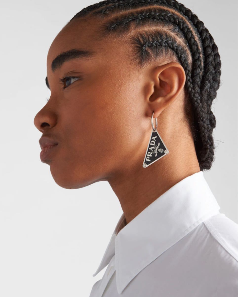 PRADA シンボルロゴピアス|Yahoo!フリマ(旧PayPayフリマ) PRADA シンボルロゴピアス|Yahoo!フリマ(旧PayPayフリマ)
