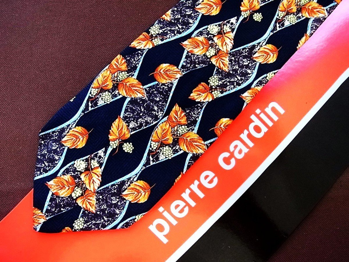 ♪9995C♪良品【植物 葉っぱ 木の実 柄】ピエールカルダン【pierre cardin】ネクタイ_画像1