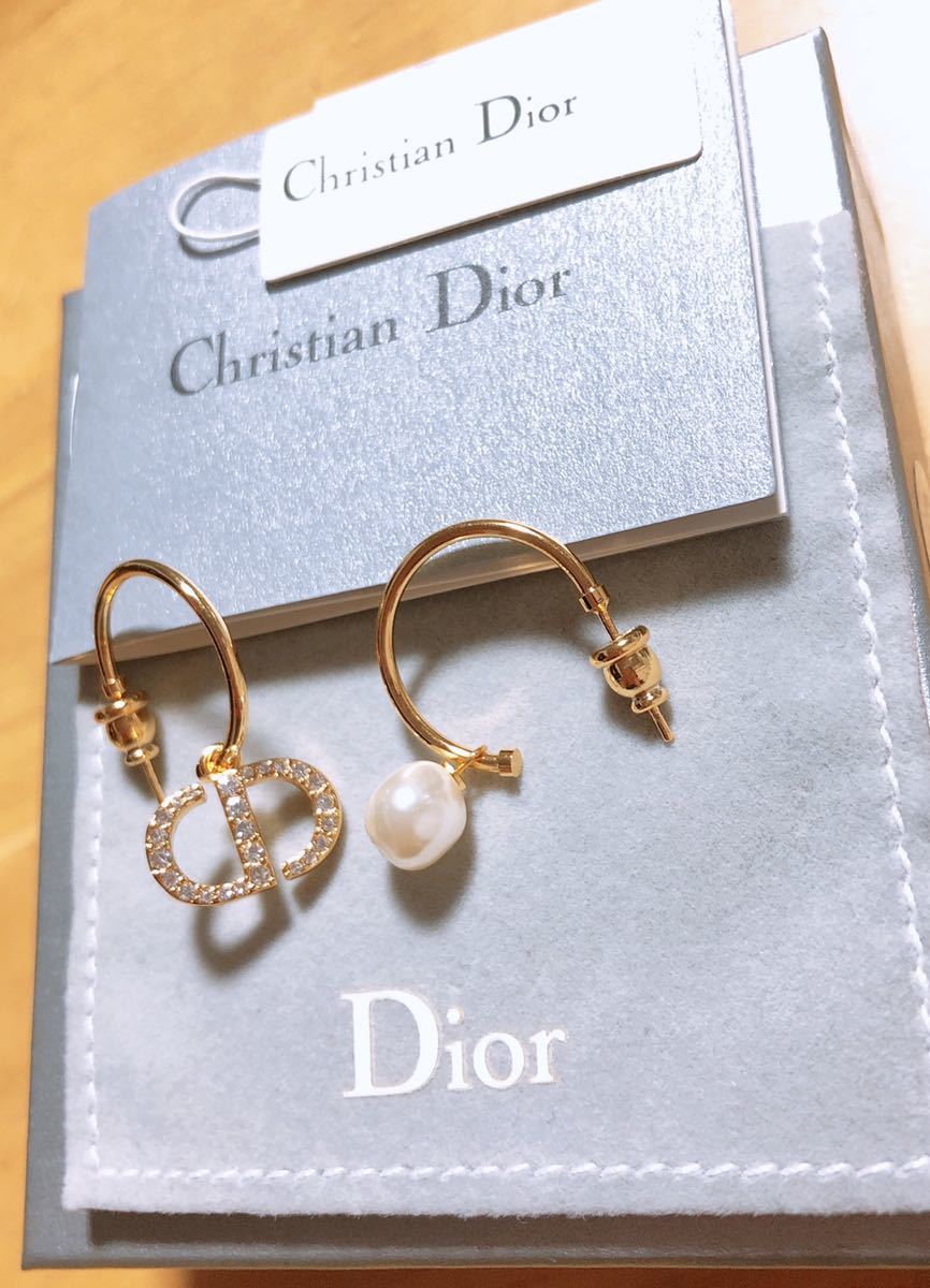 Christian Dior ディオール 揺れるピアス ゴールド ロゴマーク フープ _画像6