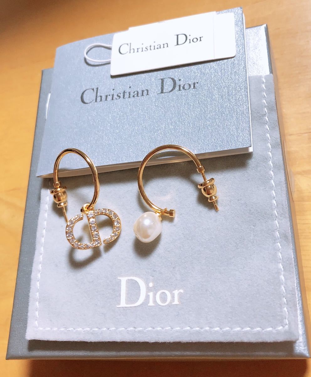 Christian Dior ディオール 揺れるピアス ゴールド ロゴマーク フープ _画像1