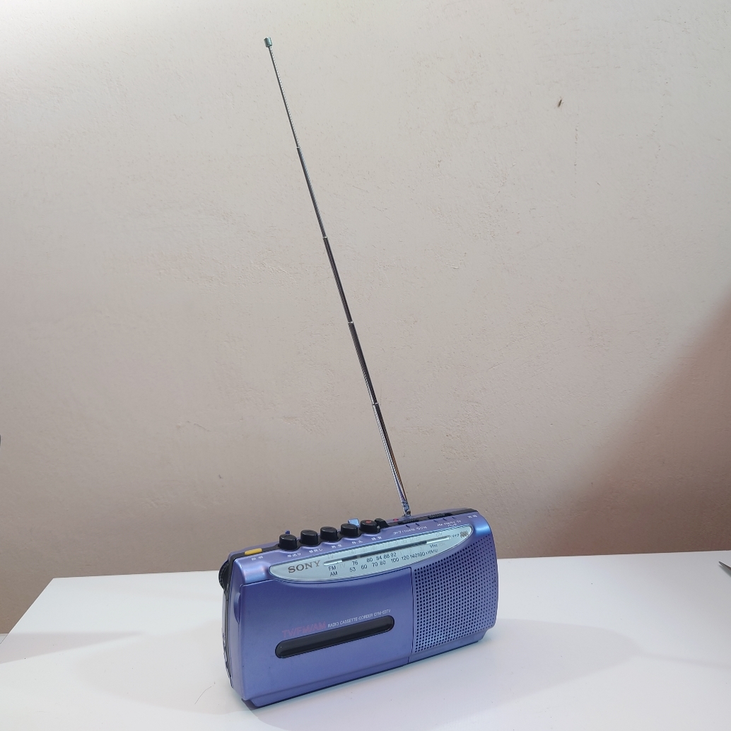 2A347EOO【動作良好】SONY ラジオカセットレコーダー CFM-E3TV ソニー 07年製 ブルー 防災 台風 地震 自然災害への備えに_画像4
