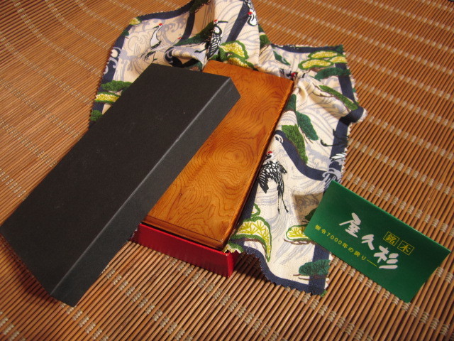 屋久杉工芸品 線香箱 お線香 鹿児島 屋久島 銘木 和風 木製 お 屋久杉工芸品 線香箱 お線香 鹿児島 屋久島 銘木 和風 木製 お