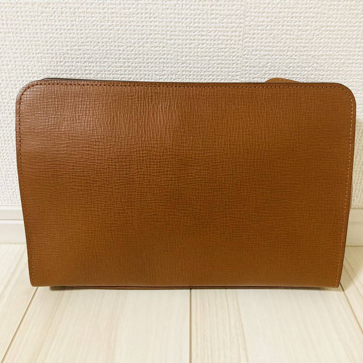 最安値挑戦!】 BURBERRY/クラッチバッグ/新品/牛革/鍵2個付き
