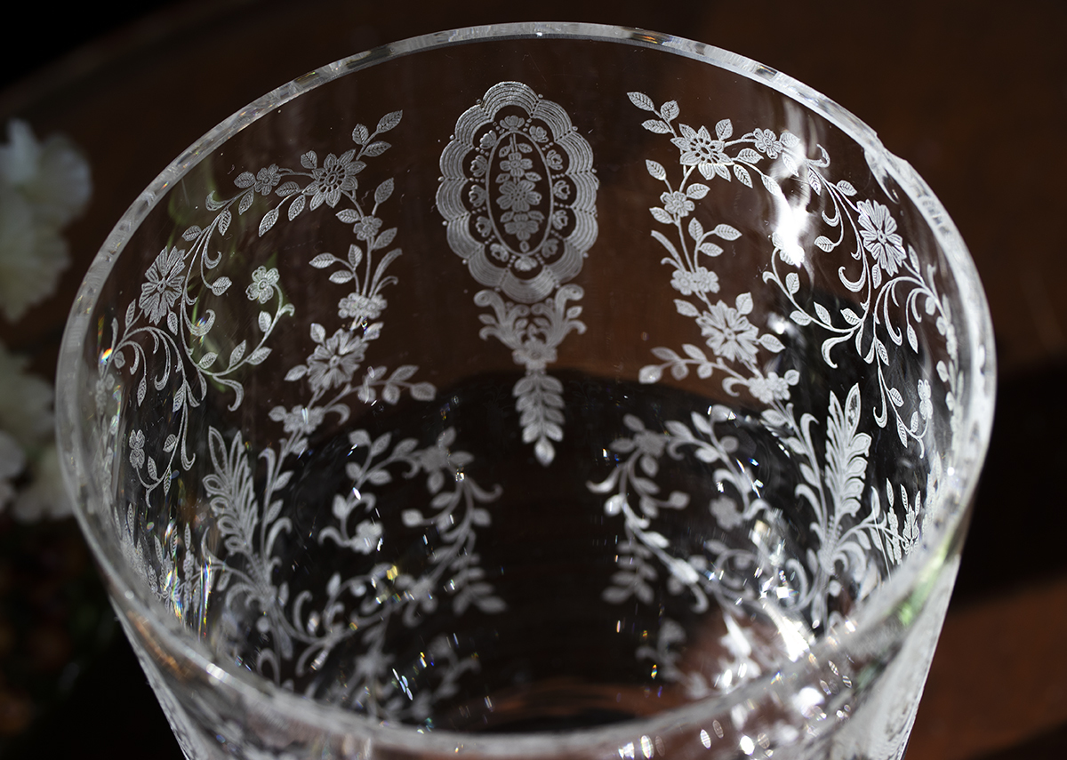 豪華 ティフィングラス クリスタル ジューンナイト メダリオン エッチング 大きい 花瓶 ベース インテリア ビンテージ アンティーク _画像4