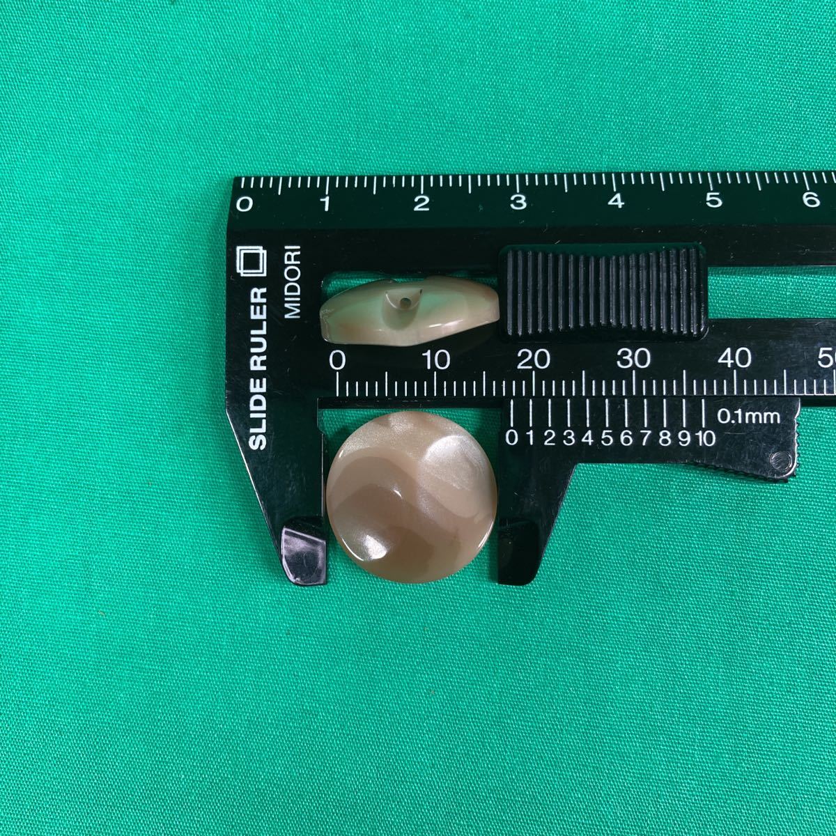 R405-03 カフェオレグラデーションブラウンボタン 17.8ｍｍ 6個一組 厚さ 4.6mm_画像7