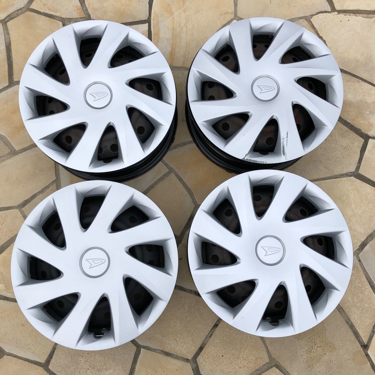 ダイハツ 純正 スチールホイール 鉄チン カバー キャップ 4本セット 刻印MJ 14×4.5J +45 4H PCD100 14インチ ムーヴ タント カスタム(純正品)|売買されたオークション情報、yahooの商品情報をアーカイブ公開 - オークファン(aucfan.com) ダイハツ 純正 スチールホイール 鉄チン カバー キャップ 4本セット 刻印MJ 14×4.5J +45 4H PCD100 14インチ ムーヴ タント カスタム(純正品)|売買されたオークション情報、yahooの商品情報をアーカイブ公開 - オークファン(aucfan.com)