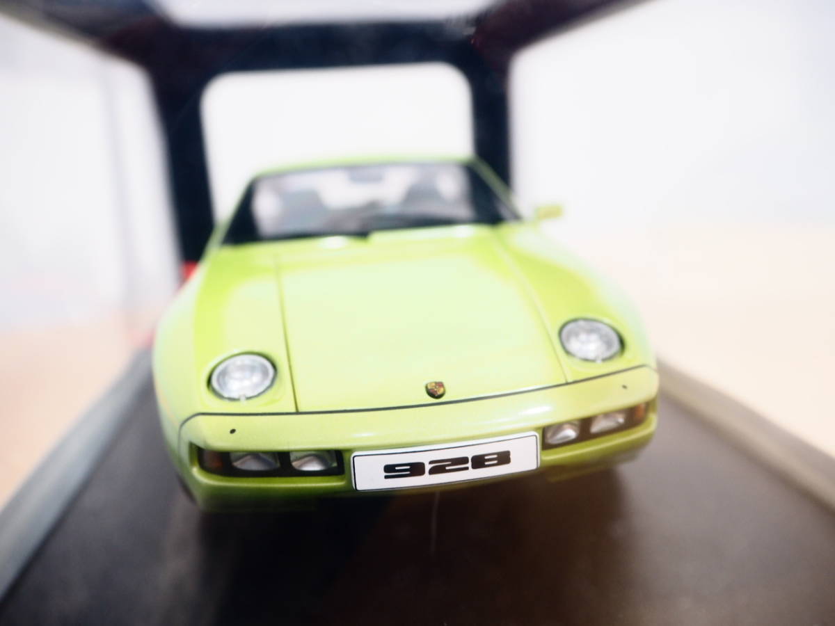 ◇Porsche/ ポルシェ 928◇ AUTOart MILLENNIUM 1/18 Lind Green ◇Porsche/ ポルシェ 928◇ AUTOart MILLENNIUM 1/18 Lind Green