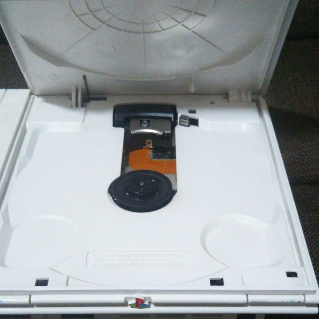 SONY PS2 SCPH-70000 （セラミックホワイト）