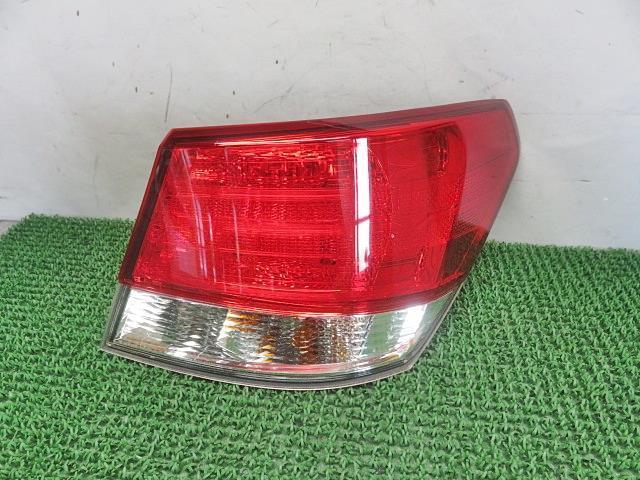 [中古] H26/4 レガシィB4 2.5I DBA-BMM 右テールランプ 84912AJ110 320650_画像1