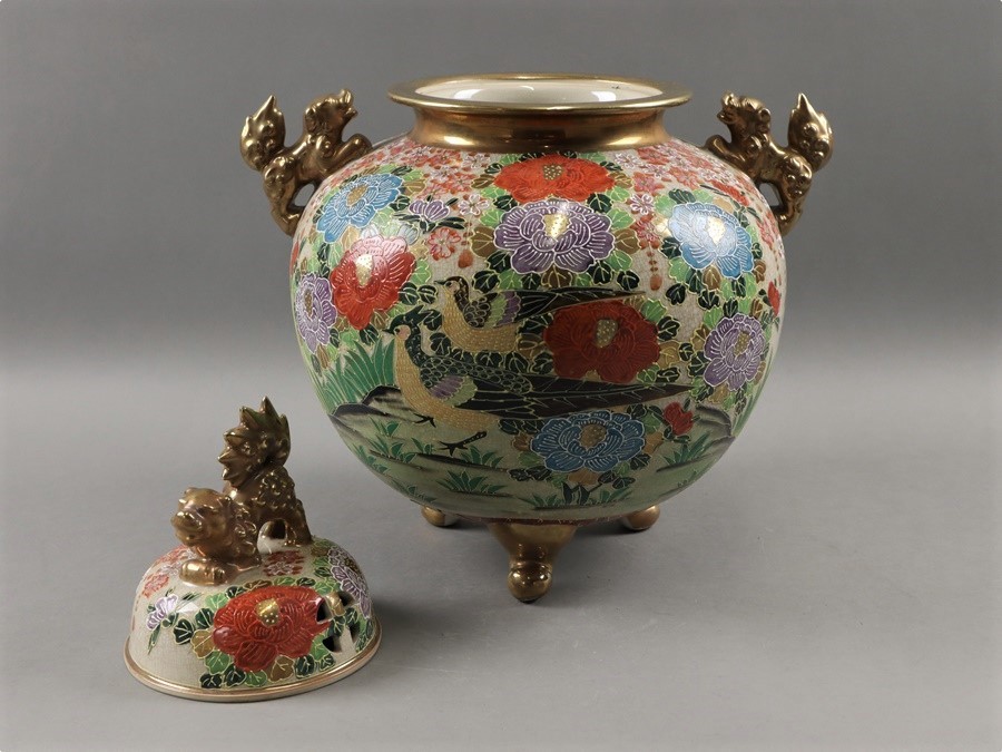 高品質 蓋付金襴手細密人物図三足飾壺 薩摩焼 明治時代 色絵 金彩 香炉