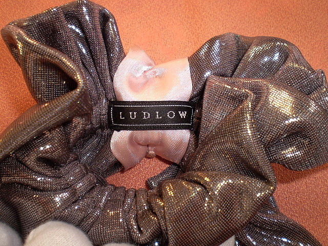 高級 ラドロー LUDLOW 1回使用 シュシュ ヘアゴム ブレス バングル エレガント ブランド 結婚式やセレモニーに 送料 箱なしで220円から_画像8