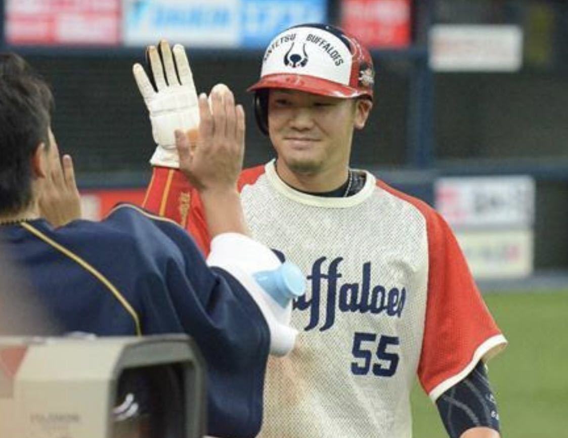 送料無料 即落 オリックス・バファローズ T-岡田選手 送料無料 即落 オリックス・バファローズ T-岡田選手
