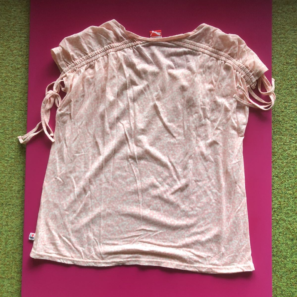 プーマ　レディースTシャツ　M 薄いピンク色