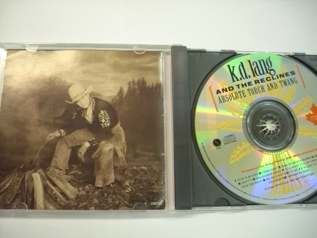 [CD] K.D. LANG AND THE RECLINES / ABSOLUTE TORCH AND TWANG K.D. ラング US盤 SIRE 9 25877-2 ◇r31202_画像3