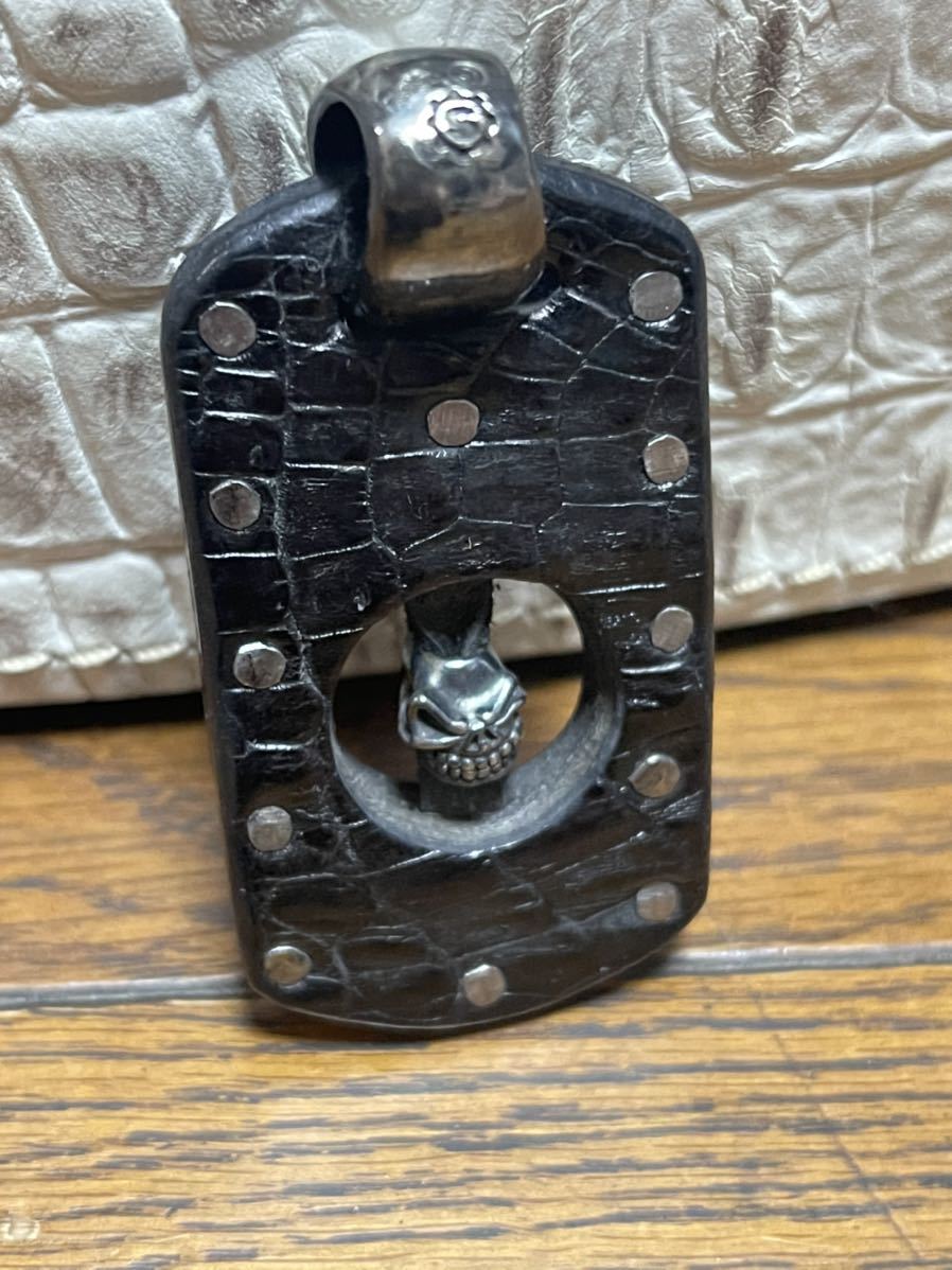 豪奢な スターリンギアSTARLINGEARスカル クロコダイル銀ドッグタグ黒