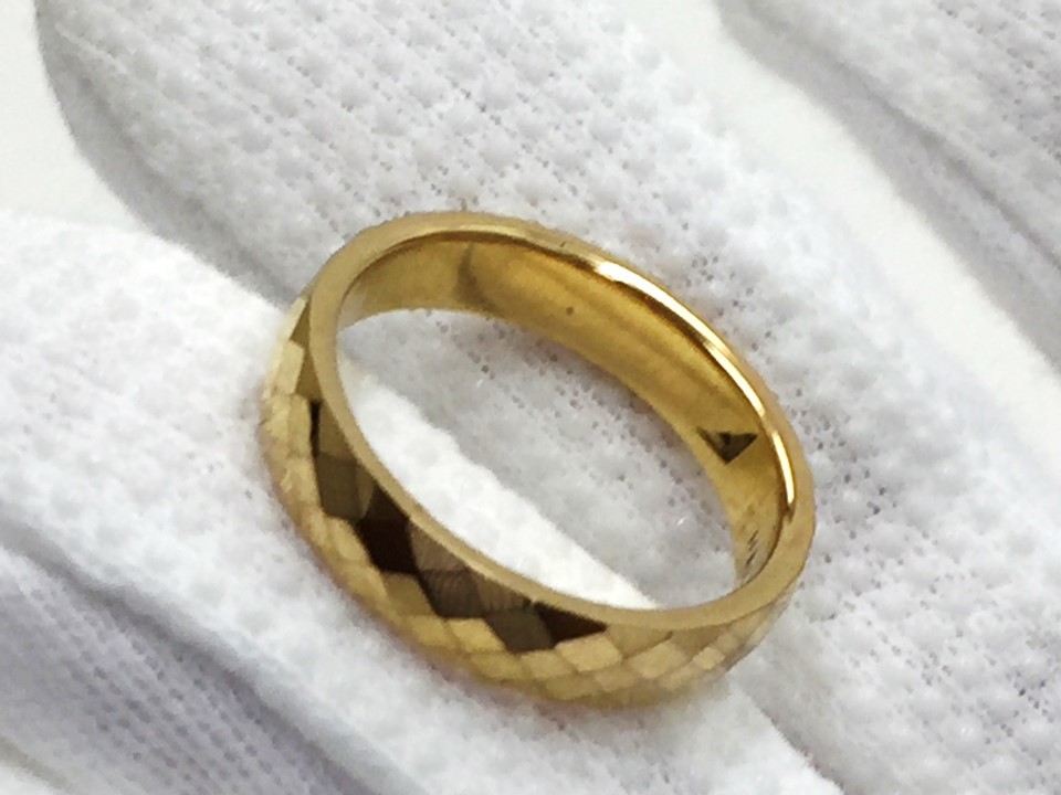 リング 指輪 約11号 タングステン tungsten キラキラなカット(デザイン) 金色 ゴールド色 アクセサリー_画像5